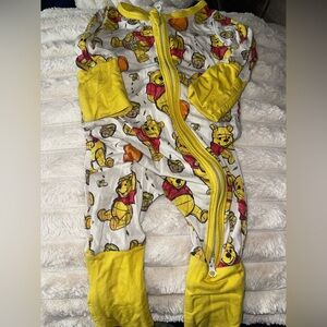 Disney Winnie the Pooh Kids Footie - Yellow and Red